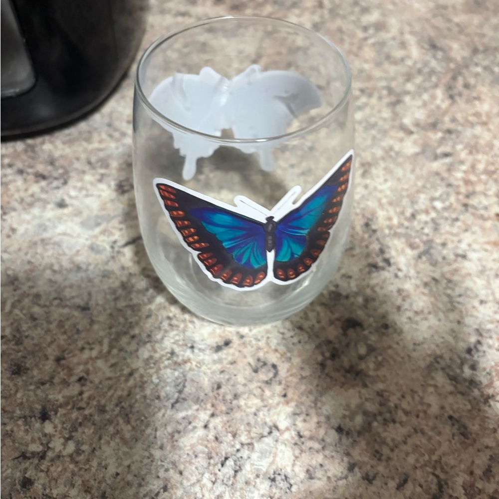 Butterfly Design Glass - Picture 4 of 6